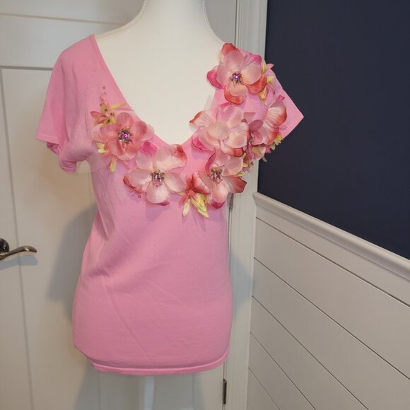 Beautiful pink spring-summer top with  applique flowers - Picture 3 of 7